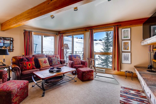 Ski-in/Ski-out 2 Br Condo- Sleeps 6 People