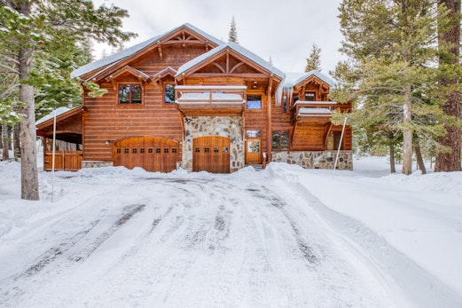 Luxury Chalet with Hot Tub in Private Setting - Tahoe Donner