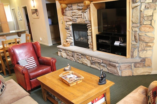 Mammoth Green #214 Mammoth Green #214