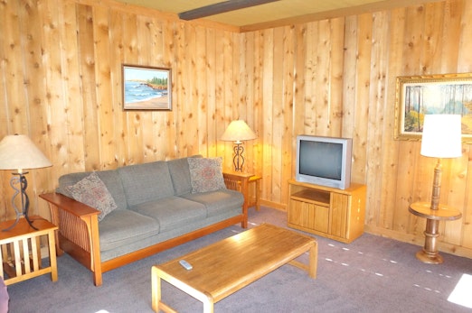 Convenient Cozy 2 Bedroom Condo with Easy Access to Slopes and Recreational Area! (Unit 582 at 1849)
