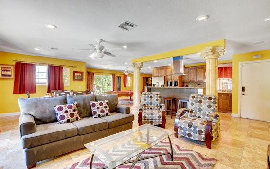 Las Vegas Elegance! Pool Table & Sparkling Pool! Las Vegas Elegance! Pool Table & Sparkling Pool!