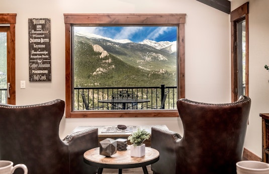 Rustic Retreat Vacation Home at Windcliff Rustic Retreat Vacation Home at Windcliff