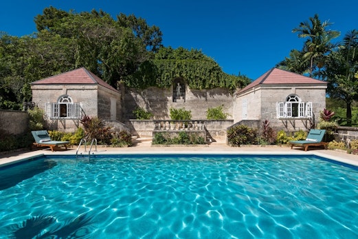 Stunning Retreat with Pool Near Beach - Porters Villa