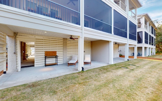 MOORINGS POOLSIDE MOORINGS POOLSIDE