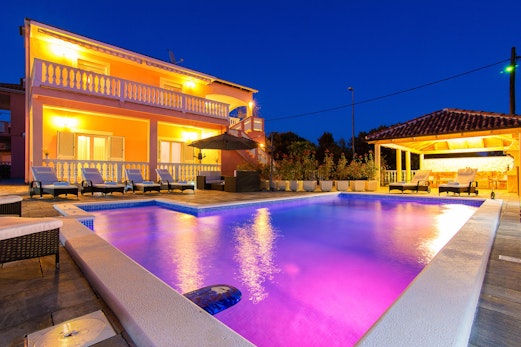 Family Friendly Pool House Ana Family Friendly Pool House Ana