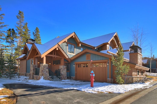Lavish Alpine Getaway for Summer Enthusiasts 2Story Townhome