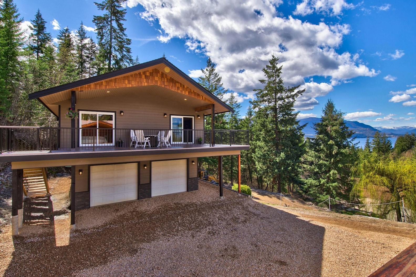 British Columbia SemiLakefront Luxury Retreat in Blind Bay, BC HGV Hub