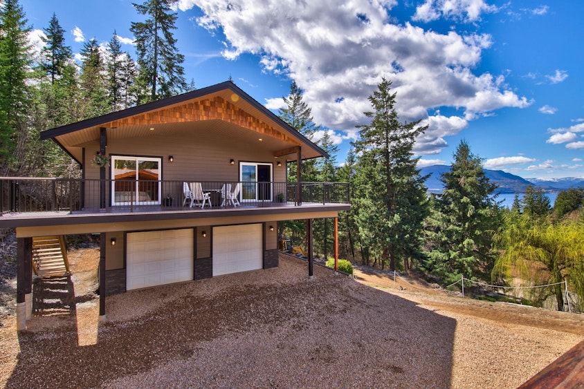 British Columbia SemiLakefront Luxury Retreat in Blind Bay, BC HGV Hub