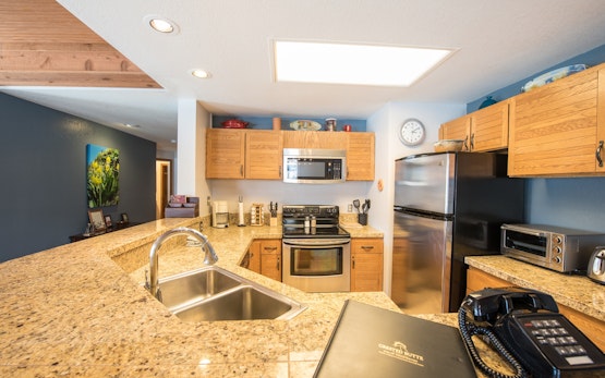 2Br With Gorgeous Remodeled Kitchen