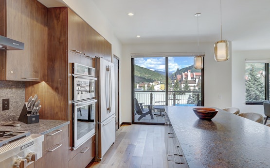 The Lion Vail- 4 Br Modern Mountain Luxury- 2966 sq ft