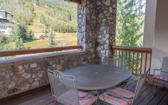 Gorgeous 2 Bd With Lift View in Beaver Creek