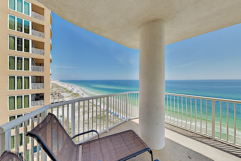 Luxury Vacation Rental Apartment Gulf Shores, AL Beachfront Retreat