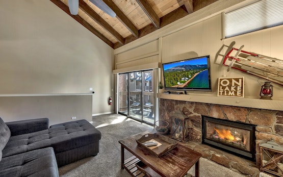 Updated, Instagram-Worthy townhome steps from Lake Tahoe