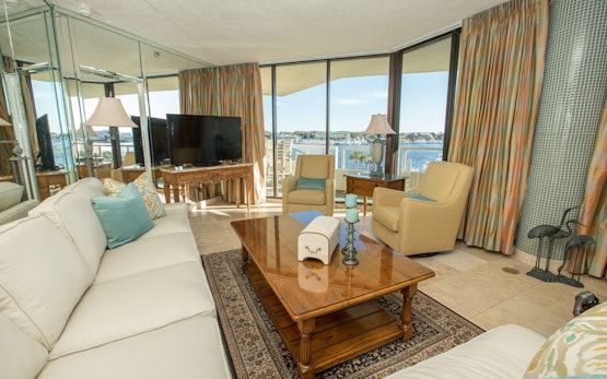 East Pass Towers 304 is a Stunning 3 bedroom with views of the Pass.