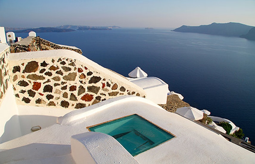 Oia, Santorini Villa Rental w/ Air Conditioning & Jacuzzi White House