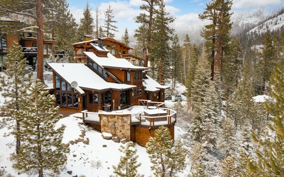 Bronson | Luxurious Squaw Valley Home On The Slopes!