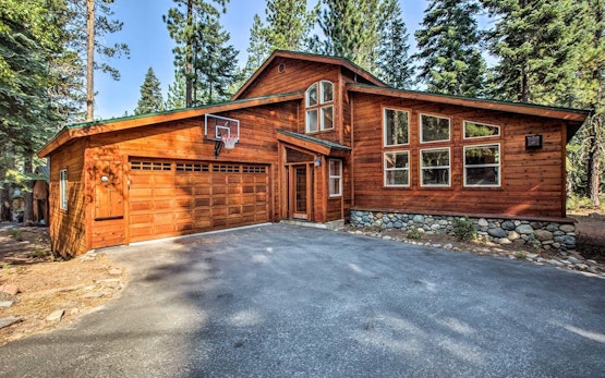 Moosetrack | Cozy Cabin In The ♡ Of Tahoe Donner w/ Hot Tub