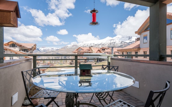 Blue Mesa Lodge 40 | Centrally Located Ski In/ Ski Out Unit!