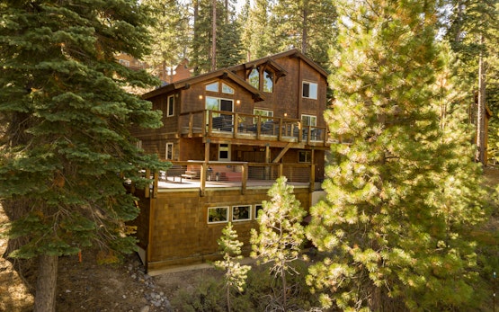 Redwood | Secluded Cabin w/ Views & Spa 5mins to NorthStar!