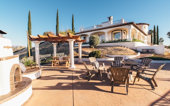 Via del Sur | Private Spanish Villa w/ Views | Walk to Wineries!