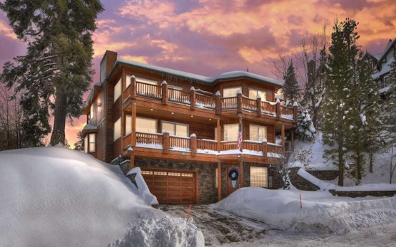 Zen Den | Entertainers Home in Ideal Big Bear Location w/ Hot Tub