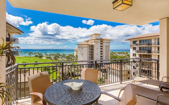 Hale Makai | Sunny Beach Villa in Luxury Hawaii Resort