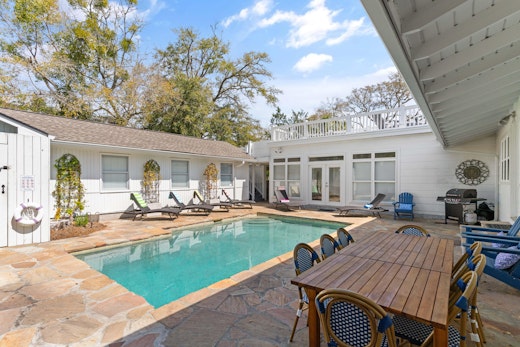 East Beach Courtyard - 4210 Seventh Street