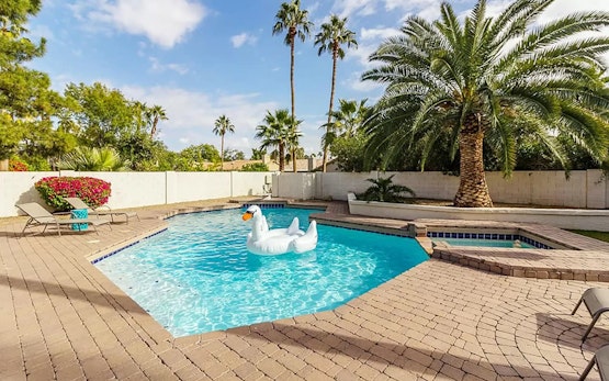 Casa Mojave | 5BR Home with Pool