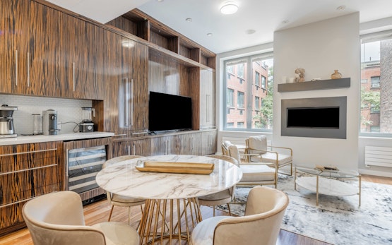 Gotham House by RoveTravel | 4BR Penthouse