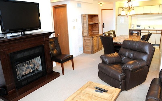 Seven Springs Stoneridge 4 Bedroom Standard Condo, Ski-In/Out, Pet Friendly!
