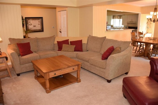 Seven Springs 2 Bedroom Standard Condo with Private Deck!
