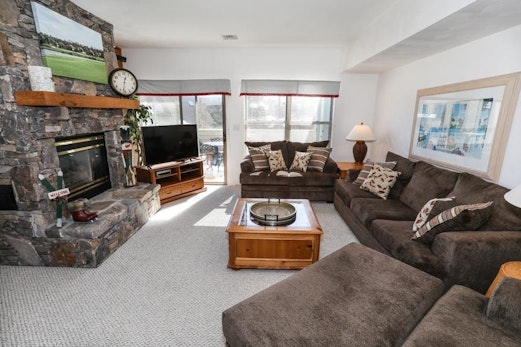 Seven Springs Stonegate 2 Bedroom Standard Condo, Ski-In/Out, Sleeps 8!