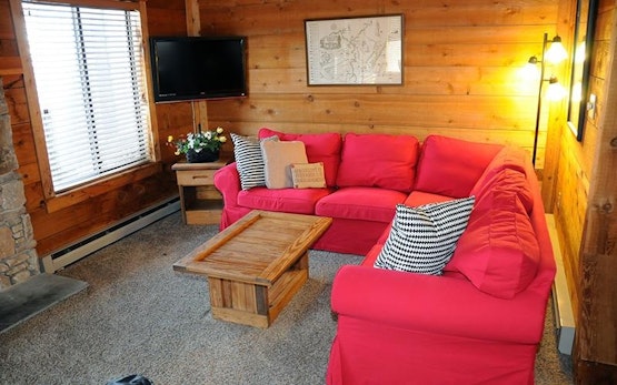 Seven Springs Swiss Mountain 3 Bedroom Standard Condo, Sleeps 8!