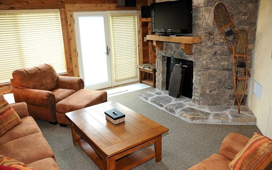 Seven Springs Sunridge 2 Bedroom Standard Condo - Ski In/Out, Pet Friendly!