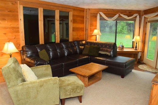 Seven Springs Stoneridge 3 Bedroom Standard Condo, walking distance to slopes!