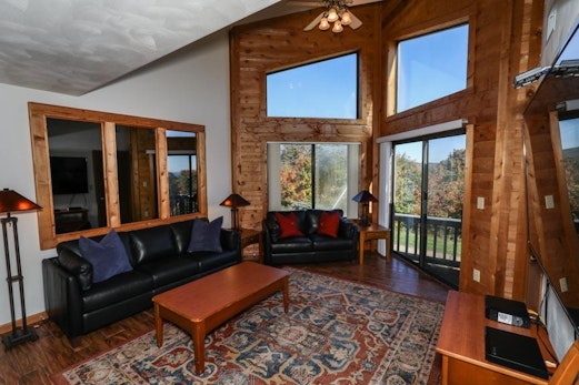 Seven Springs Stoneridge 4 Bedroom Standard Condo, walking distance to slopes!