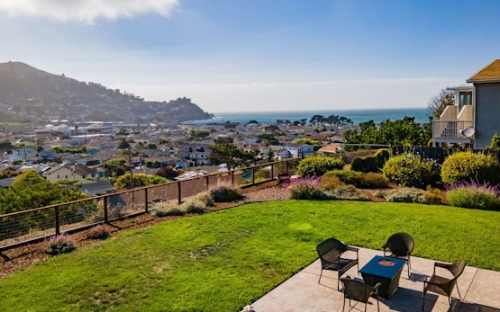Entire Ocean View Home / beaches, hiking, restaurants, family activities...