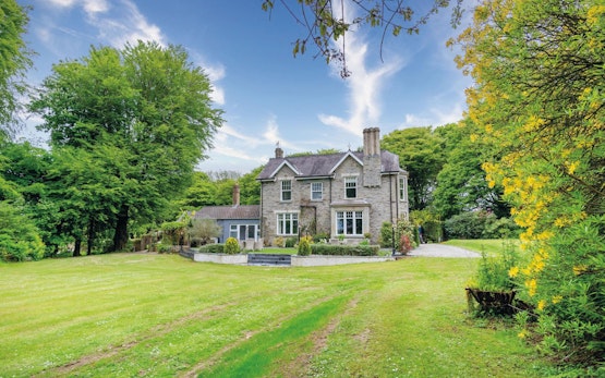 Hill House Country Estate - Princes Gate