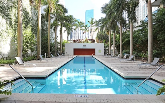 Center Stage- Downtown, Parking, Pool, Hot Tub