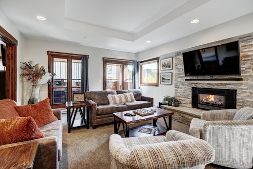 Cozy and Luxe Ski In/Ski Out Condo in Breckenridge