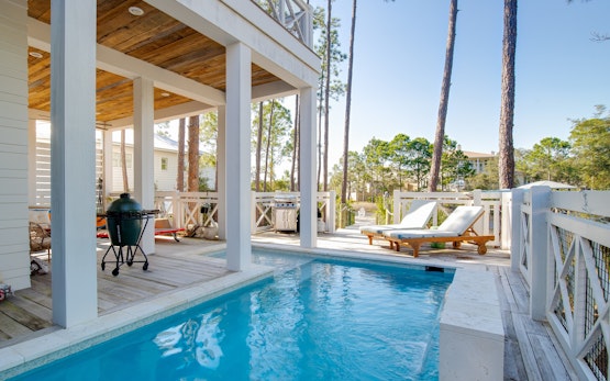 Seagrove Manor | Free Paddle Boards | Lake Front yard & Pet Friendly