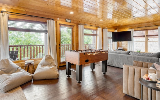Delmont | Sleeps 20! Expansive Views in a Cabin Community