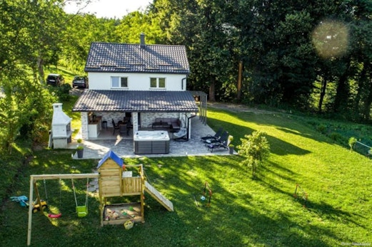 Cozy House In Nature With Hot Tub