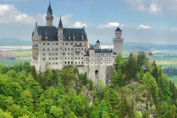 Neuschwanstein and Linderhof Castle Family Tour