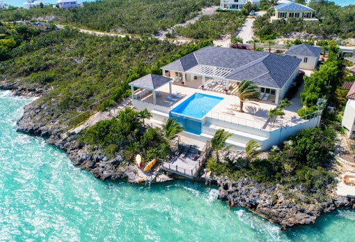 5 BR Waterfront Villa On Chalk Sound! Blue Water.