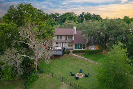 Travis | Waterfront Lake Retreat