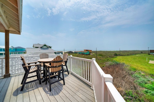 Coral Reef | Steps to the Beach, Pool