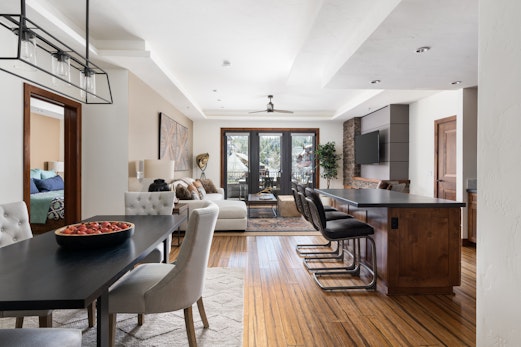 Luxury 4BDR Residence steps from Heavenly Village