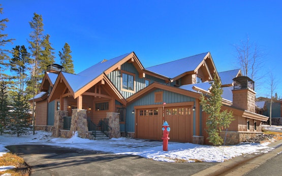 Lavish Alpine Getaway for Summer Enthusiasts 2Story Townhome
